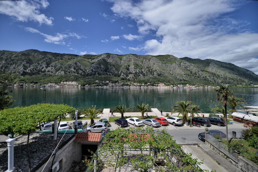 Guesthouse Anita Kotor Ngoại thất bức ảnh