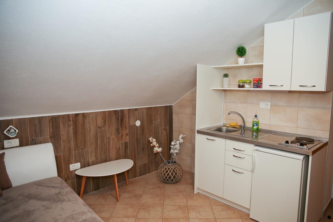 Guesthouse Anita Kotor Ngoại thất bức ảnh