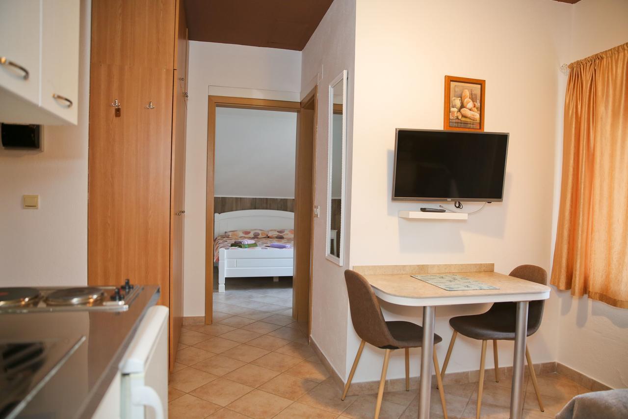Guesthouse Anita Kotor Ngoại thất bức ảnh